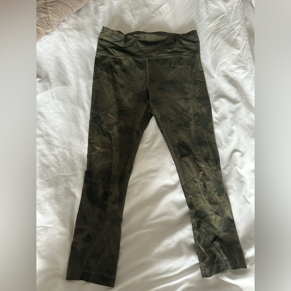 Cargo LuluLemon Capri Leggings